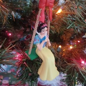 Disney Christmas Magic collectable ornament(Snow White)
